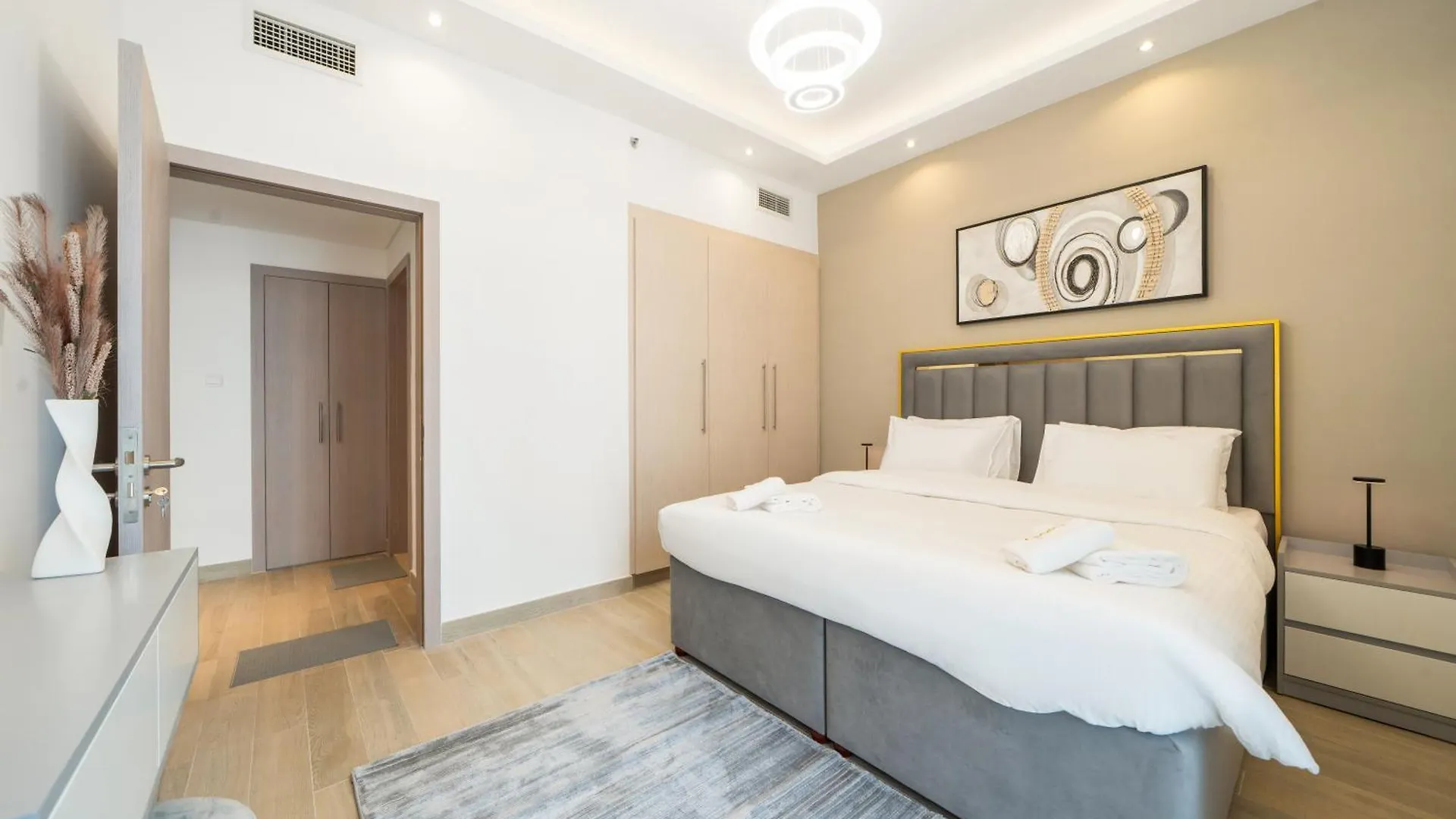 Zapbed House - Luxury Holiday Homes In Yas Island Abu Dhabi